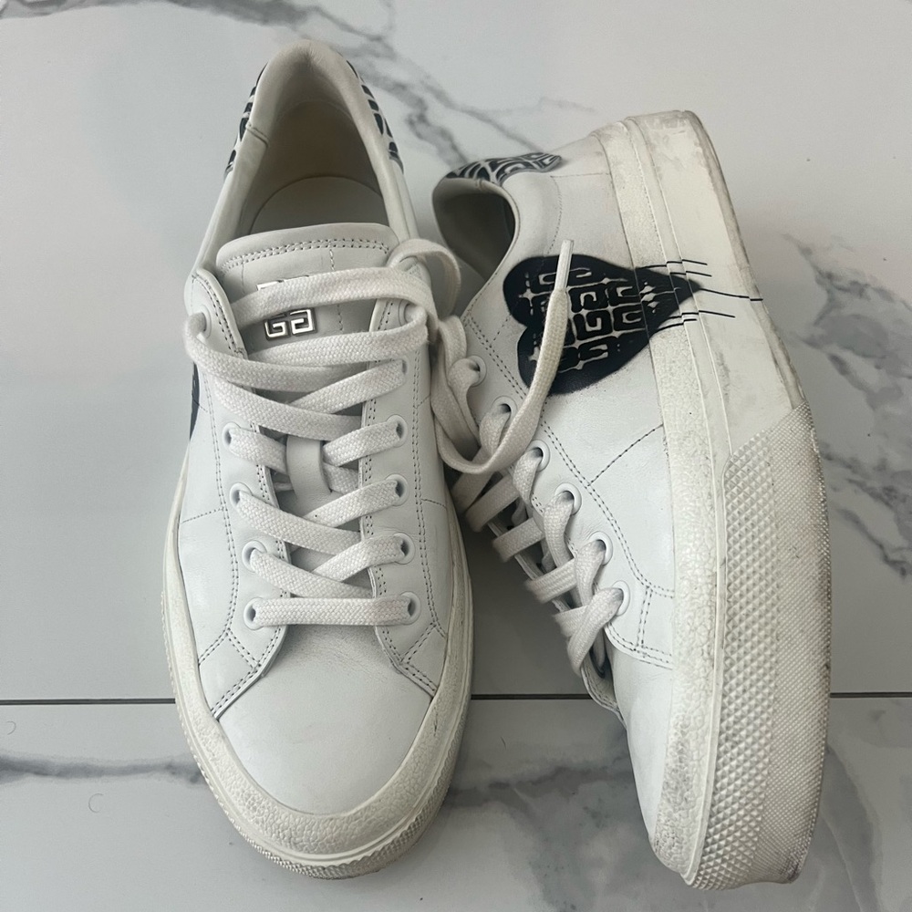 Givenchy authentic sneakers